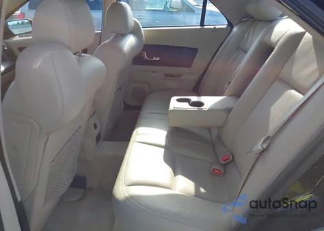 2005 Cadillac Cts Standard z USA, uszkodzony, nr VIN 1G6DP567850229471